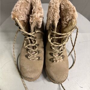Women's Tan Fur-Lined Winter Boots
